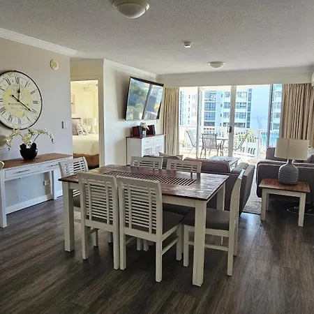 Broadbeach Holiday Apartments-3